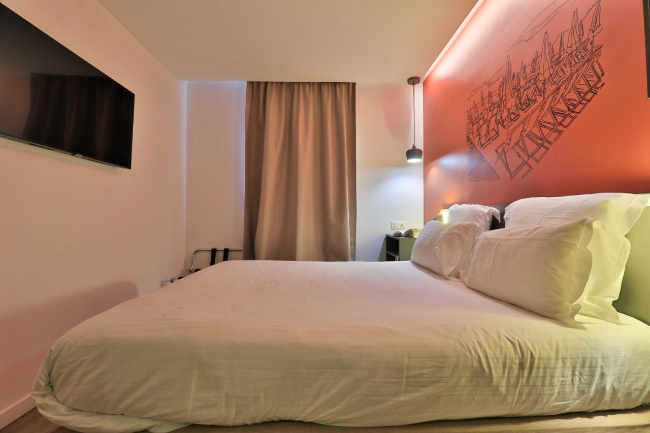 กีริอาด เฟรฌุ ซองเทร Hotel เฟรฌูส ภายนอก รูปภาพ