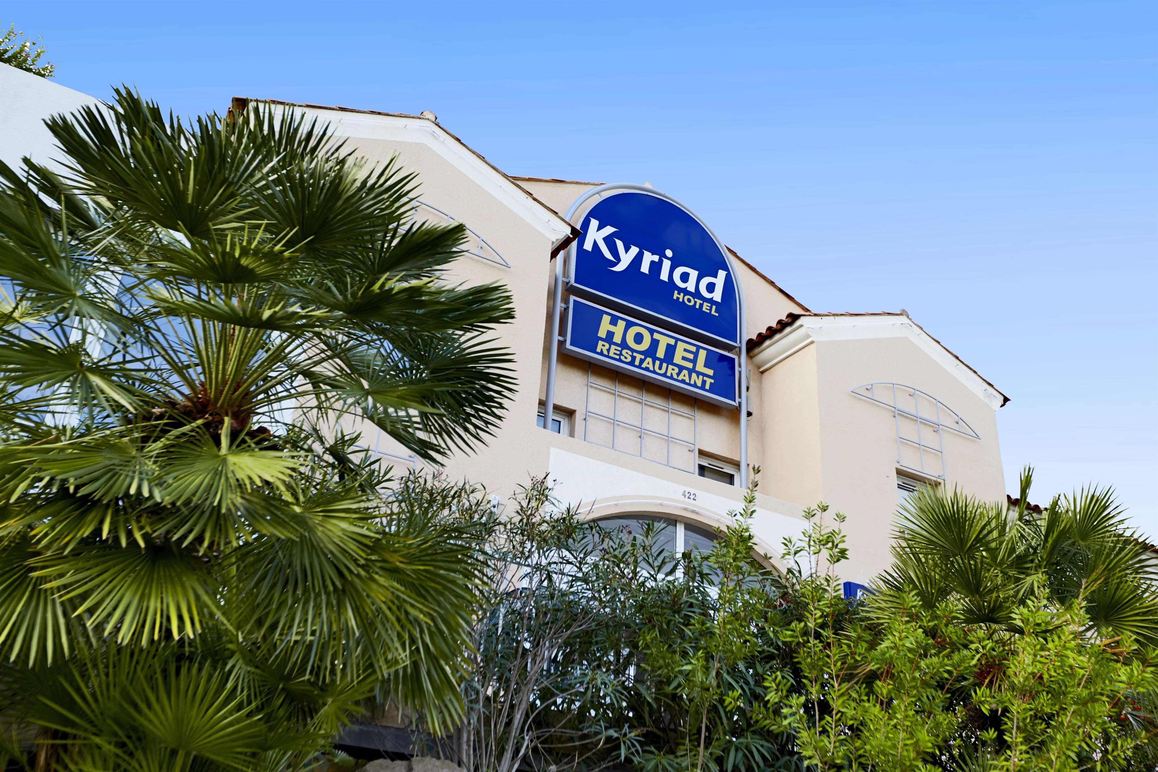 กีริอาด เฟรฌุ ซองเทร Hotel เฟรฌูส ภายนอก รูปภาพ